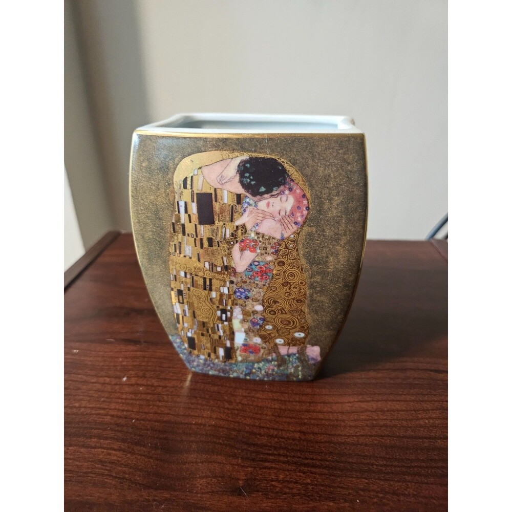 GOEBEL KLIMT’s THE KISS Vase. Made In Germany 12 cm